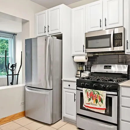 2 Bed Apt W/ Office, Free Parking, Near Wrigley Chicago Exterior photo